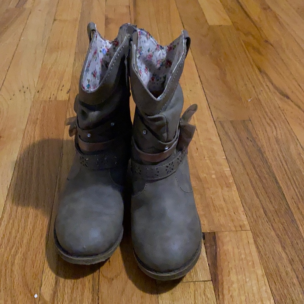Girls Boots